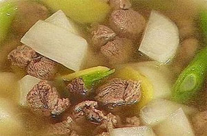 緩解孕吐：白蘿卜燉羊肉(圖)