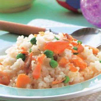 幼兒食譜：鮭魚(yú)炒飯(圖)